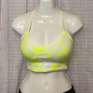 2 Tops White and white/yellow Size M